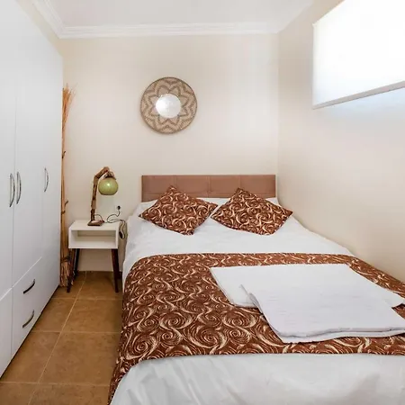 Great House With Shared Pool And Balcony In Gocek فيلة